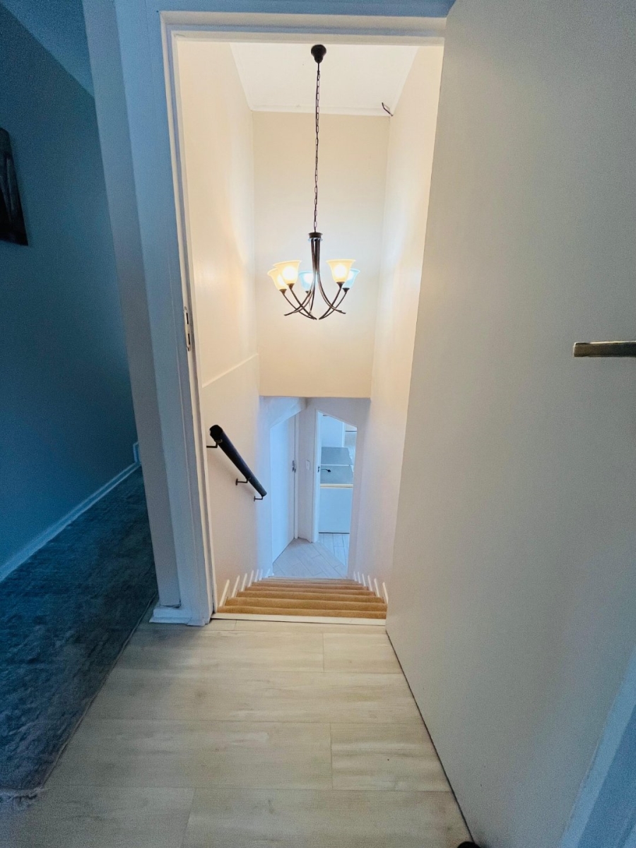 6 Bedroom Property for Sale in Gonubie Eastern Cape